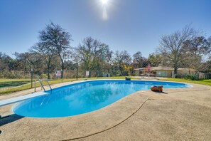 Shared Pool (Temporarily Unavailable) | Pet Friendly w/ Fee | Charcoal Grill