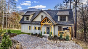 You'll have an easy drive to our cabin, with  flat driveway parking for 3-4 cars