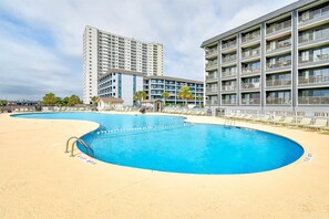 oceanside pool