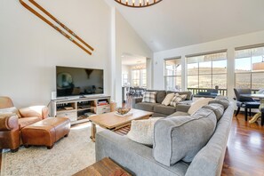 Living Room | Free WiFi | Central Heating | Smart TV