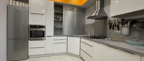 Modern and fully equipped Kitchen