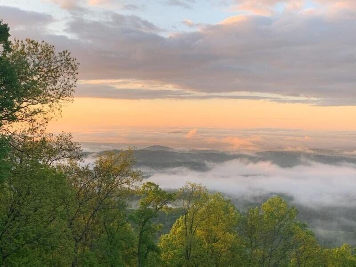 AMAZING Log Cabin off Blue Ridge Parkway with Mountaintop Views over Mt Airy