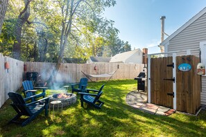 Experience our outdoor firepit – the perfect spot for intimate gatherings and warm moments.