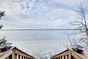 Castle Rock Lake On-Site | Boat Dock & Slip | Life Vests