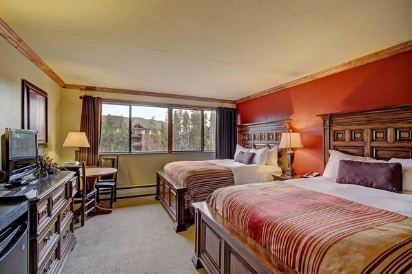 Sink into one of the plush queen beds after a day on the slopes.