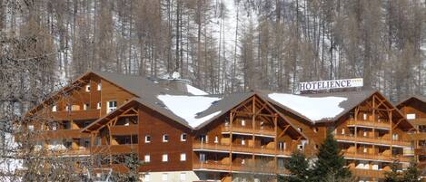 This is a great place to stay if you want to ski.