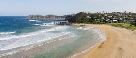 Malua Bay Beach

Easy 5 minute walk from house