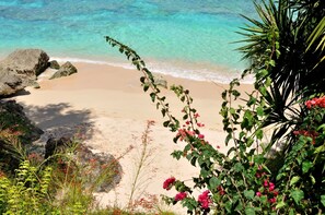 Secret Cove 1 Luxury beachfront rentals Barbados 5