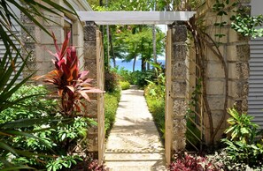 Secret Cove 1 Luxury beachfront rentals Barbados 4