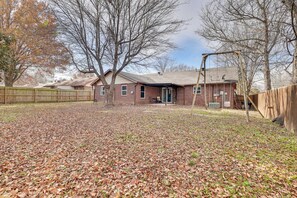 Fenced-In Backyard | Pet Friendly w/ Fee