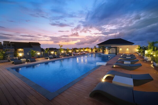 Rooftop pool