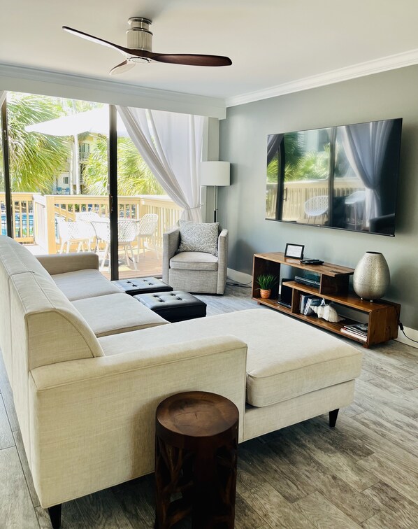Seascape 3074 - Living Area