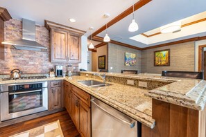 Kitchen Summer