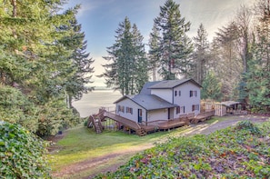 House Exterior | Access to Puget Sound | Bicycles Provided