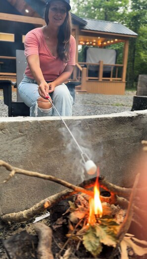 Enjoy outdoor tall pines view from the firepit!