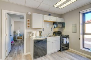 Kitchen | Equipped w/ Cooking Basics