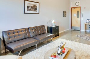 Living Room | Smart TV