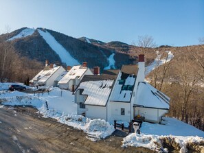 Amidst the icy peaks and crisp mountain air, our home becomes a cozy sanctuary above the world below. 🏠❄️ #MountainEscape #SnowySerenity