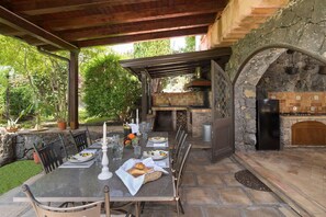 Autumn, Balcony / Terrace / Patio, Building Exterior, Garden, Outdoor, Spring, Summer