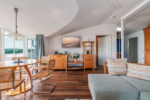 Der Mittelpunkt der Wohnung âEuro gemÃ¼tlich, offen