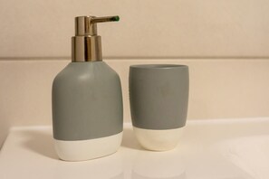 Bathroom amenities