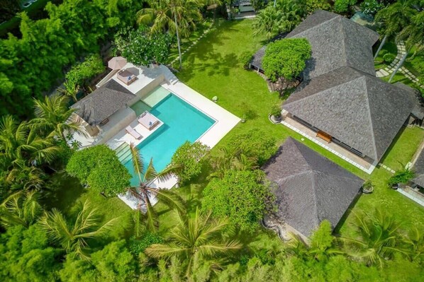View of on the biggest Villas in the area from the sky
