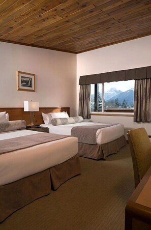 Drift to sleep in these 2 luxurious Queen beds after a wonderful day outside.