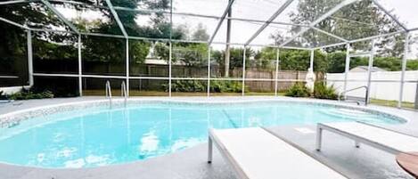Fully Enclosed Private Pool & Fully Fenced Backyard