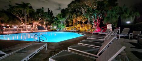 Swimming pool - waterfalls
