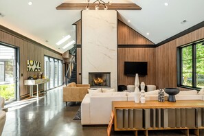 Spacious Family Room