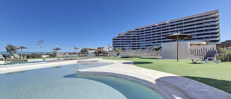 Los Flamencos, ein Strandresort am Ufer des Mar Menor.