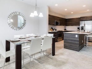 Balmoral3BedTHDinning