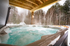 Dive into relaxation in the luxurious 6-person hot tub!