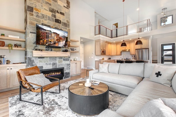 Mayflower Lakeside 1032 by Moose Management