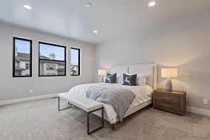 Mayflower Lakeside 1032 by Moose Management