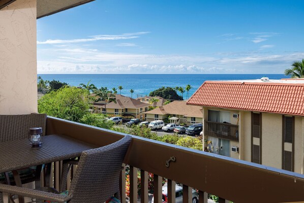 Upstairs Lanai with Ocean Views!