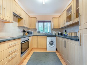 Kitchen | Ffynnon Dewi - Barbrook Holidays, Martleytwy, near Narberth