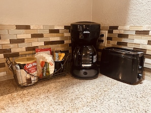 Kaffee und/oder Kaffeemaschine
