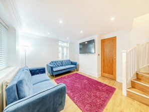 Living room/dining room | Violet Cottage - Ridley House, Yarm