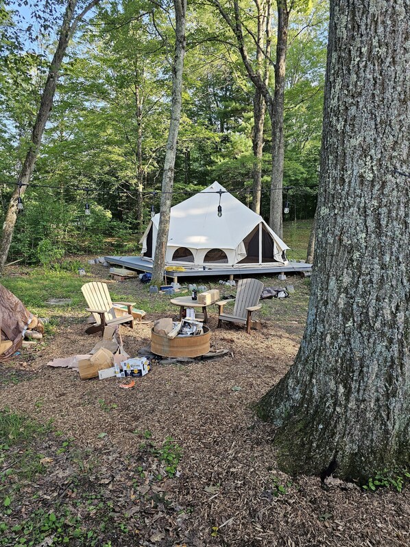 23' White Duck Avalon Optimus Tent