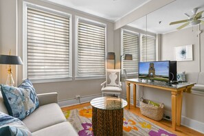 235SunriseAve#2221_04a