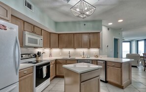 Summer House unit 806B, Orange Beach Alabama. Managed by Island Rentals.