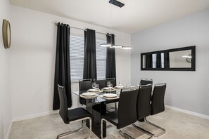 Gather for a chat and an incredible dinner at this table for 8 people.
