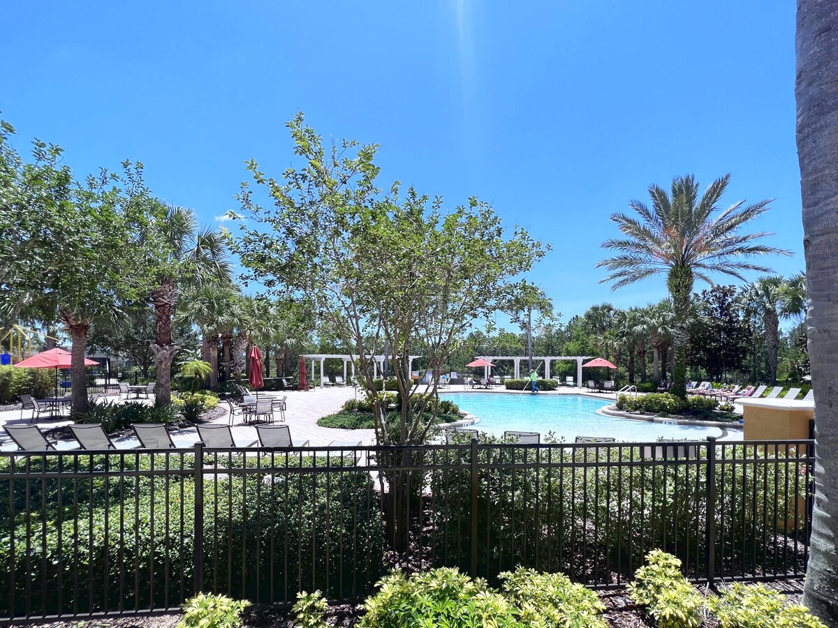 Watersong Resort 165 – Modern villa with game room & private pool, near Disney