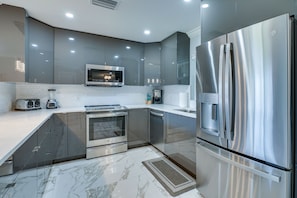 Kitchen | Trash Bags & Paper Towels