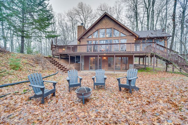 Hayward Vacation Rental | 3BR | 2BA | 2,760 Sq Ft | 3 Exterior Steps Required