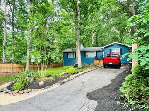 Welcome to your Mountain Lake Retreat!