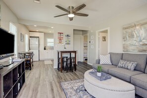Living Room | Single-Story House