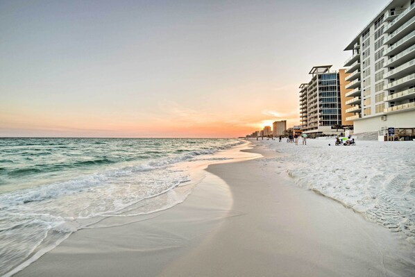 Destin Vacation Rental | 2BR | 2BA | Step-Free Access | 970 Sq Ft