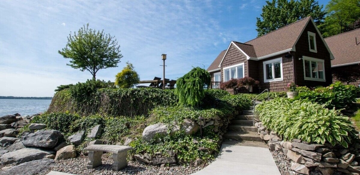 The Boat House – Cayuga Lake Oasis! Beautiful sunsets from the Hot Tub!